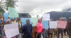 APC members protest in Lagos, demand state chairman’s removal APC