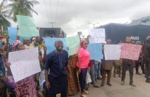 APC members protest in Lagos, demand state chairman’s removal APC