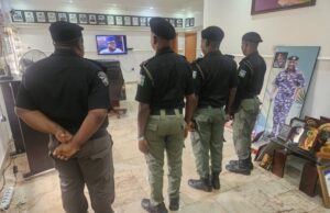 Police arrest 4 officers counting cash in patrol vehicle Cash