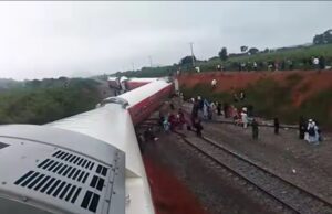 Train derails on Kaduna–Abuja route