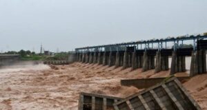 30 die in India floods, landslides India