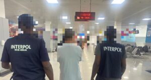 Police repatriate wanted Chinese gang leader Police