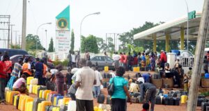 Petrol scarcity hits Abuja as Dangote, PENGASSAN clash deepens