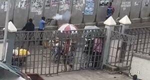Police fire teargas to disperse traders protesting at Lagos market Police