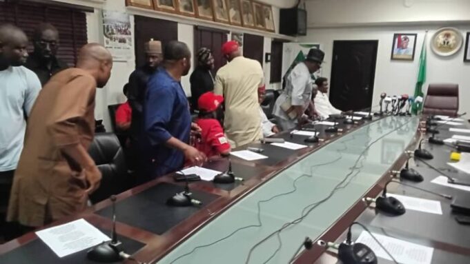 FG, Dangote, PENGASSAN meeting Dangote