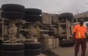 VIDEO: Gridlock as stone-laden truck falls on Berger bridge in Lagos Berger