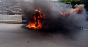 VIDEO: Car guts fire on Third Mainland Bridge Car