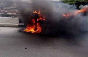 VIDEO: Car guts fire on Third Mainland Bridge Car