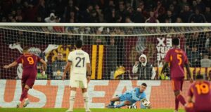 Lille goalkeeper saves 3 penalties in Europa League win Lille