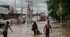 Flood kills 30 in Mexico Mexico