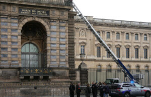 Louvre shut as French police probe robbery in Paris Louvre