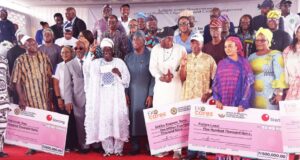 Sanwo-Olu disburses ₦460m to 1,000 Lagos residents under Eko Cares