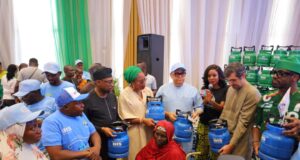 Wike launches Clean Air scheme, gives 5,000 homes free gas cylinders