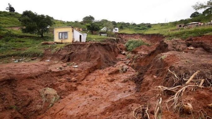 Many missing as landslide kills 13 in Kenya Landslide