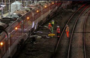 9 injured in UK train stabbing