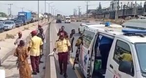 4 injured, baby rescued in Lagos-Ibadan Expressway accident Baby