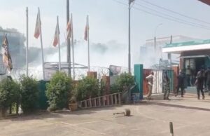Politicians scamper for safety as police disperse supporters with teargas at PDP secretariat Police