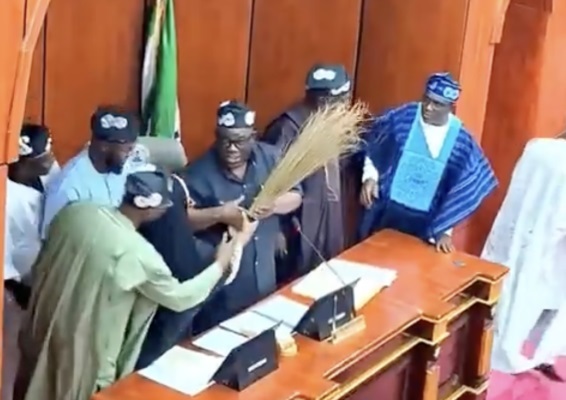 Taraba Speaker and 15 lawmakers dump PDP for APC Taraba