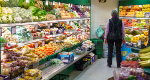 UK inflation rate drops below forecast Inflation
