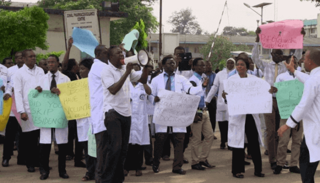 Doctors protest assault by EFCC operatives