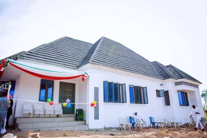 Natasha builds 6 houses for aides to mark 46th birthday Aides