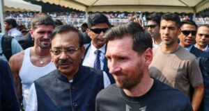 Fans throw objects, invade pitch as Messi visits India Fans
