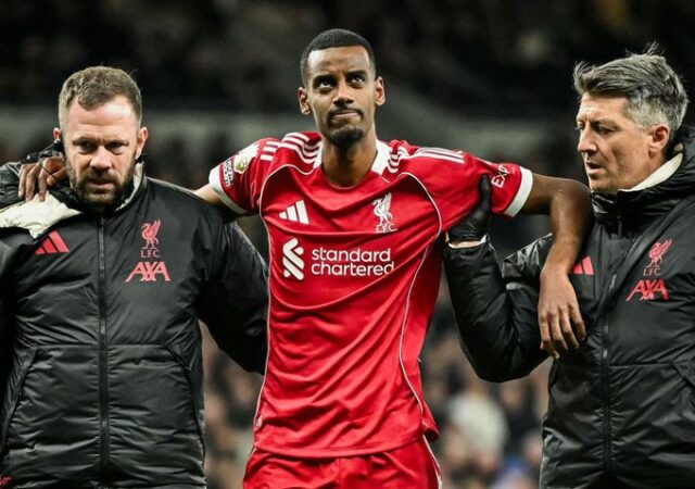 Liverpool striker Isak suffers broken leg Isak