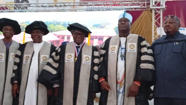 Ooni gifts Ibadan Poly best graduating student N6m Ooni