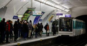 Malian stabs 3 women at Paris train stations Paris