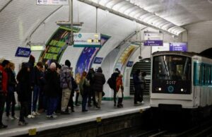 Malian stabs 3 women at Paris train stations Paris
