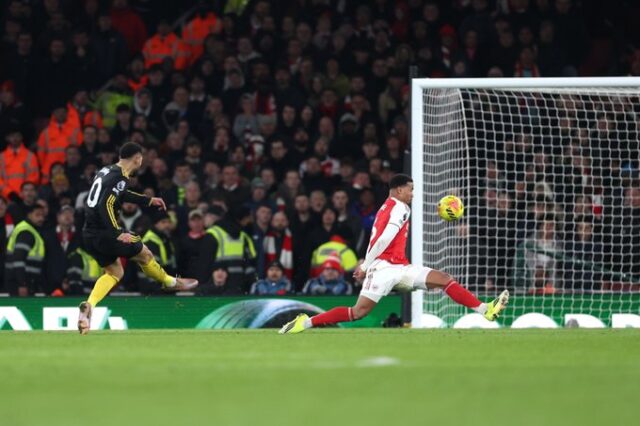 EPL: Manchester United stun Arsenal at Emirates to go fourth United