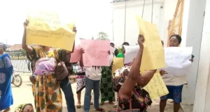 Wives of detained Amotekun operatives appeal to Ooni of Ife for intervention