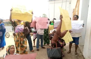 Wives of detained Amotekun operatives appeal to Ooni of Ife for intervention