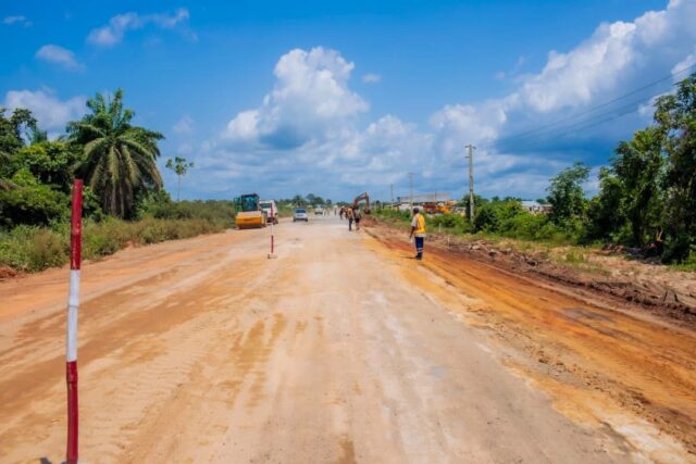 FG threatens to terminate road contract, arrest contractor over poor performance Contract