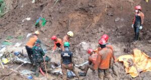 7 dead, 82 missing in Indonesian landslide Landslide