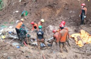 7 dead, 82 missing in Indonesian landslide Landslide