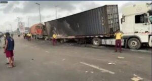 Several injured as container truck crashes into 18-seater bus on Lagos-Ibadan Expressway