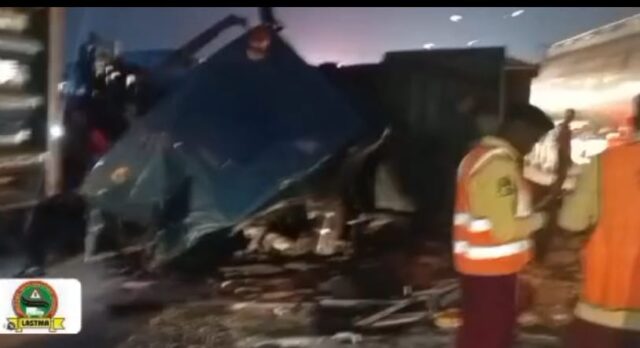 One dead, traffic disrupted as trucks collide on Otedola Bridge Trucks