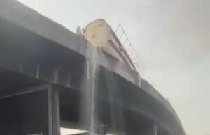 Residents scoop fuel as diesel tanker overturns in Apapa