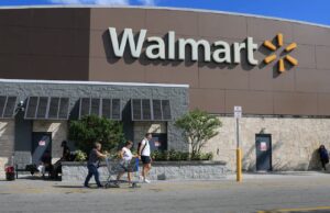 Walmart hits $1trn market capitalisation for first time Walmart