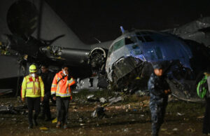 15 dead as military plane carrying banknotes crashes in Bolivia Plane