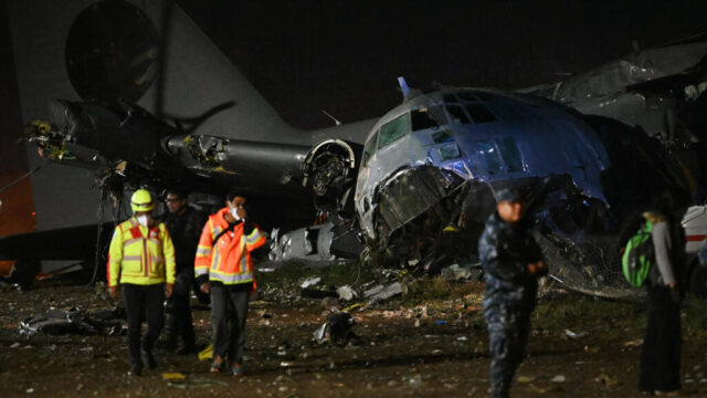 15 dead as military plane carrying banknotes crashes in Bolivia Plane