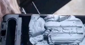 Man opens 50,000mAh power bank, finds putty inside instead of battery