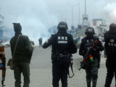 Police disperse minibus drivers with tear gas for blocking Lekki-Epe Expressway Police