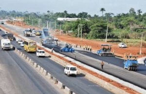 Govt closes parts of Lagos–Abeokuta Expressway for repairs