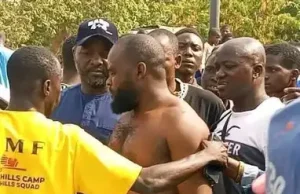 Bank customer snatches rifle, fires at robbers in Niger