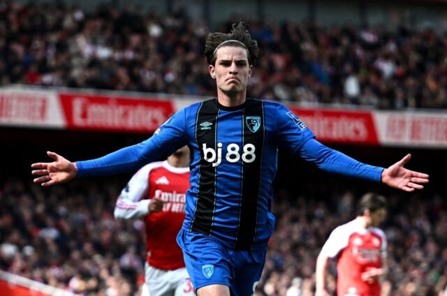 Bournemouth stun Arsenal to open door in Premier League title race Bournemouth