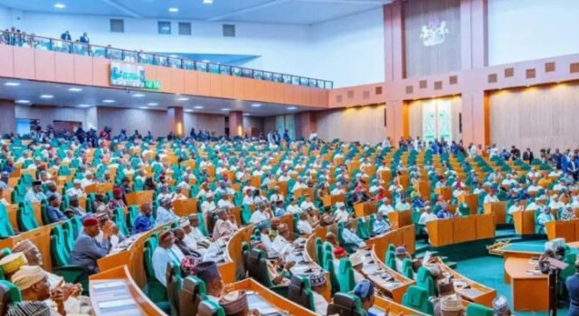 Six Oyo Reps defect to APM