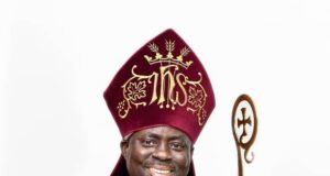 Bishop Familoni lauds Makinde over projects in Oyo metropolis, urges rural development Familoni