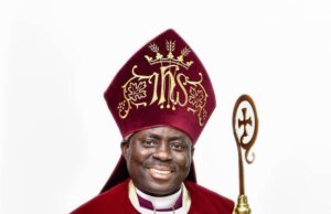Bishop Familoni lauds Makinde over projects in Oyo metropolis, urges rural development Familoni